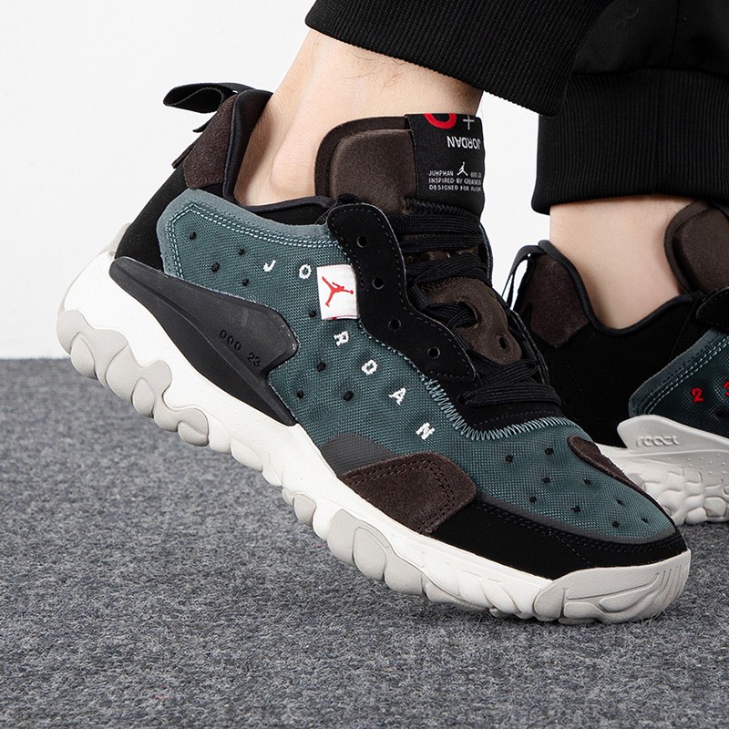 ���� CV8121-300