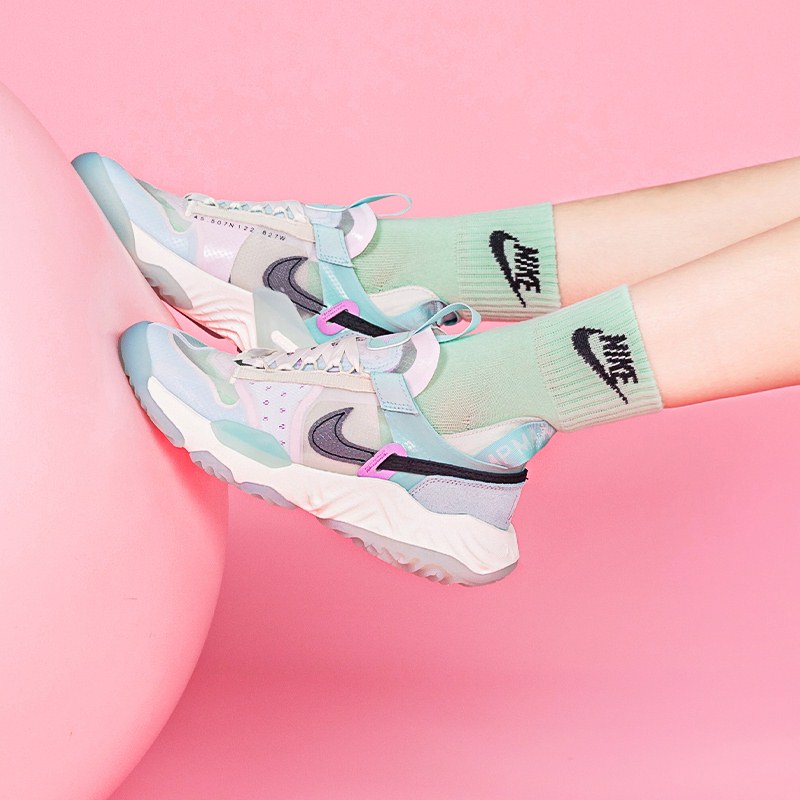 ���� DM0977-103